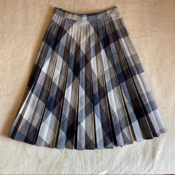 Dresses & Skirts - Vintage Pleated Wool Blend Skirt
